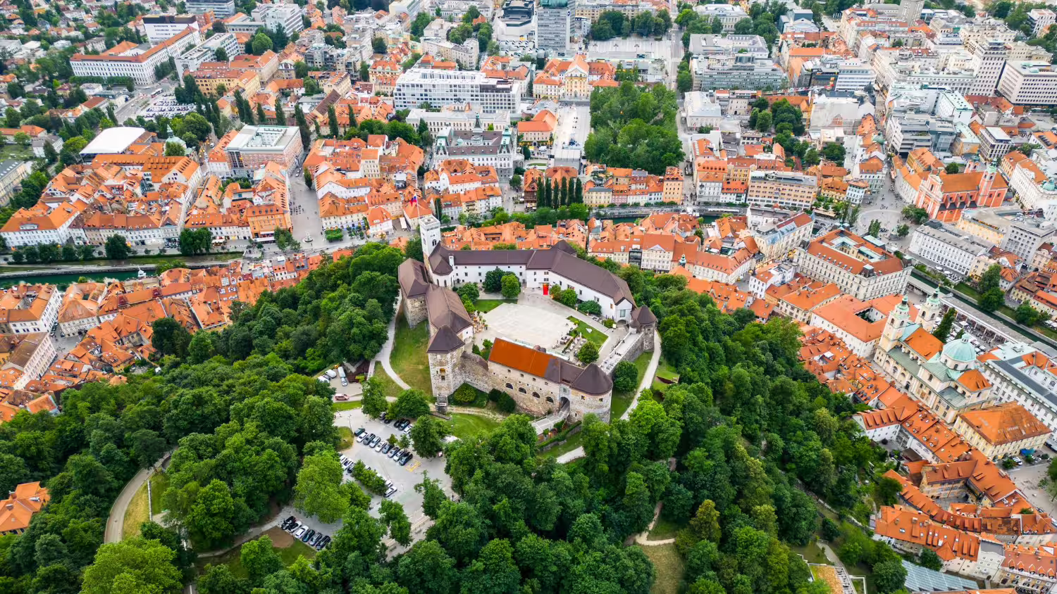 Niemcewicza 7 9 Warszawa — Lokalizacja i porównanie - 1
